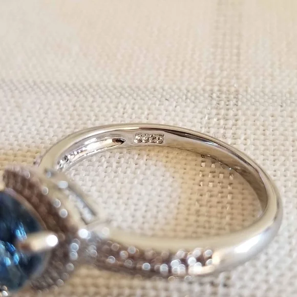 New 925 Silver Trillion Cut Blue Sapphire Diamond Ring for Women - Picture 5 of 9